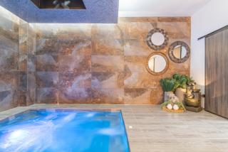 6 bedroom with Jacuzzi 1 block from LLeras P10 - Medellín - 2
