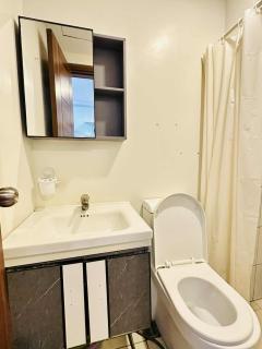 09T2 Chic Corners, Studio w Balcony, Horizons 101 - Cebu - 3