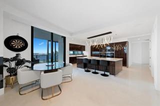 Private Sky Pool, Elevator & Intracoastal Views - Sunny Isles Beach - 0