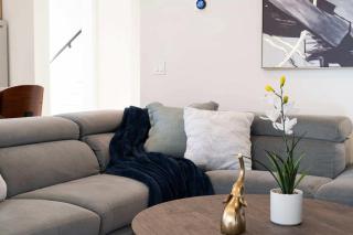 New 3Bed 3Bath Condo with Parking by United Center - 2