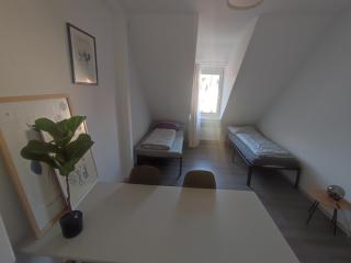 Bright and Spacious Apartment in Wiesbaden City Center - 4