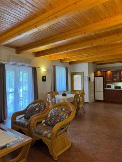 Szőlősgyörök Kun Apartment with 3 bedrooms on 92 in - 3