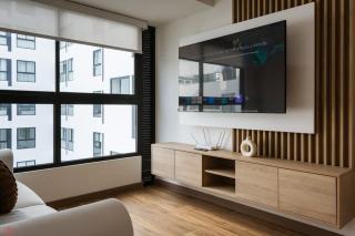 Modern 1BR City View & Gym in San Isidro - Lima - 1