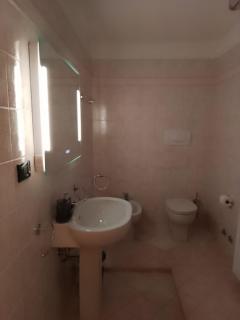 Wonderful Lake View Apartments with Pool with Breakfast GARDASEE - Torri del Benaco - 2