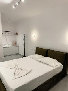 Chic Garden Apartment - 2