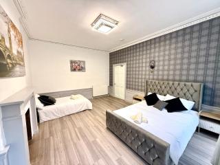 Montagues Luxury Victorian Apartment - Fast WiFi & Central Edinburgh - 3