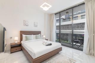 StayShort - Arjan Apartment sleeps 3 with Private Balcony! - 9