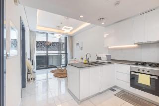 StayShort - Arjan Apartment sleeps 3 with Private Balcony! - 8