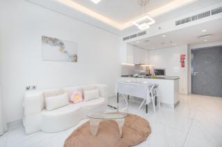 StayShort - Arjan Apartment sleeps 3 with Private Balcony! - 6