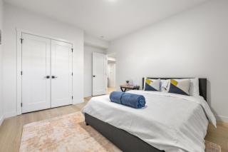 Lake Community Hideout - Chestermere - 3
