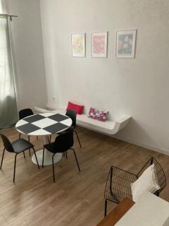 Appartement rénové plein centre - 9