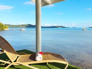 Lagoon house between sea and mountain, near Vaitape and Matira - 1