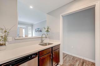 Modern Furnished Apartment in Houston with Parking and Fast Wi-Fi - 8