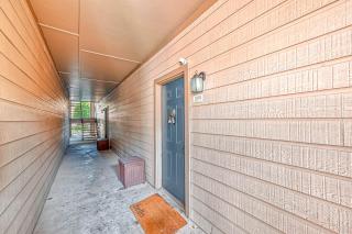 Modern Furnished Apartment in Houston with Parking and Fast Wi-Fi - 2