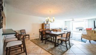 Perfect blend of comfort at Regatta Point - 1