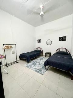 Homestay Bonda - Unit E - TanjongMalim - 1