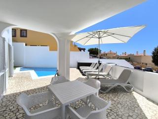 BEAUTIFUL VILLA - 4 bedrooms, heated pool, 2 priv car park places, fibre net, PS5, tv channels - Adeje - 2