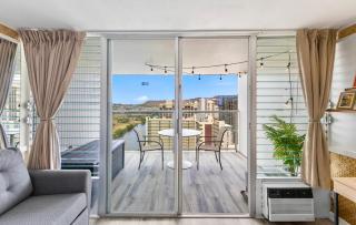 Hale Nalu Waikīkī Island Colony Oceanview King Bed Studio - 4