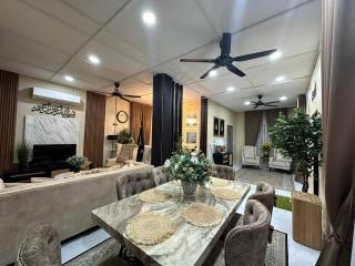Zalena's Homestay - Kuala Kerai - 0