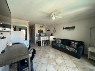 Ocean & Pool View - Top Floor - 2 Pools - Hot Tub - GYM - Tennis ct - SS03 - 6