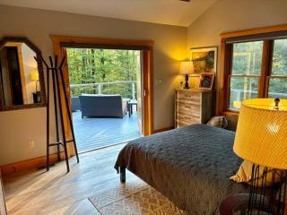 Tuthill Tree House - Secluded Mountain Cabin with Roof Deck - 7
