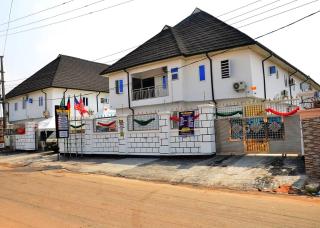 Triple J's Inn & Apartments - Benin City - 0