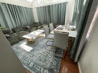 Charming 1-bdrm Apt close to all - 3