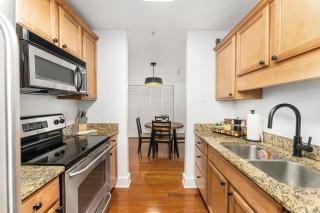 Gator Suites - Near UF, Shands & VA! - 2