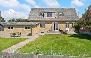 Stunning Apartment In Esbjerg V With Wifi - 0