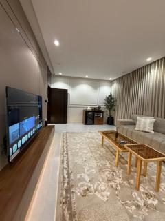 شقة مودرن هادئه موقع مميز - 9