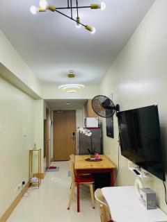 Stylish and Cozy Condo Near Mall of Asia - Manila - 6