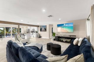 Waterfront Bliss w/ Dock - Sunsets Over Del Prado - 9