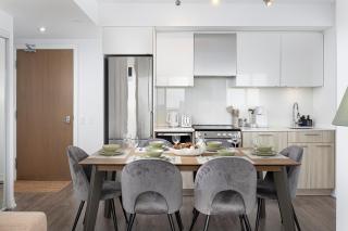 Luxury & Modern Suite - Right by Dundas Square - 4