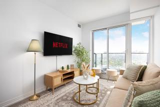 Luxury & Modern Suite - Right by Dundas Square - 6