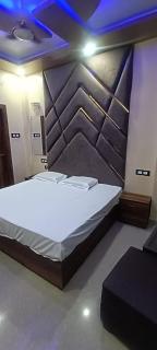 HOTEL Uday - - 9