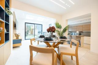 New Modern Luxury 2-3 Bedroom Property Bramhall - Bramhall - 5