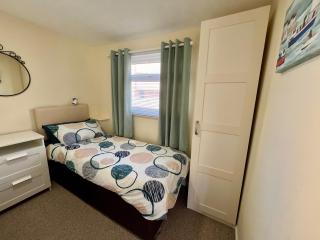 Beach Cottage 71 Golden Bay - Cosy Coastal Escape - Bideford - 4
