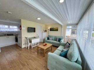 Beach Cottage 71 Golden Bay - Cosy Coastal Escape - Bideford - 9
