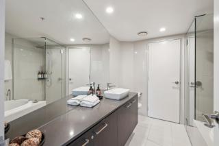 Luxury Condo 2bed, 1bath, Spa, Gym, Sauna, Pool - 6