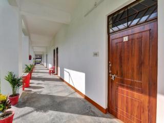 Hotel O Madhuraj Palace Takrohi Road - Lucknow - 8