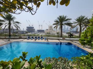 SOLARTE Luxe - New Large 2BR - Marina Promenade - Sea Views - Super King Bed & Workspace - 4