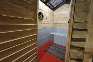 Private Glamping Bell Tent on Wooden Platform in Nature Mountains - 5