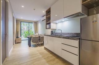 Diamond 2BR Deluxe Poolside Condo - Bang Tao Beach - 4