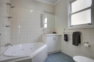 Port Lincoln Foreshore Apartments - 3