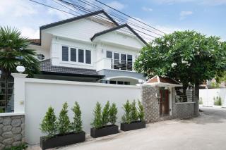 7BR Grand Pool Villa in heart Patong - 5