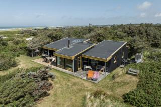 Large bright summerhouse with sea view and close to the ocean - Lønstrup - 0