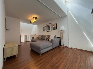 Dachgeschoss-Maisonette für Drei - 1