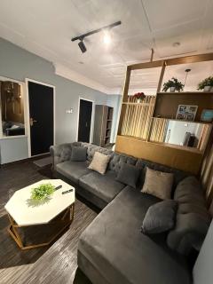 Big Studio Unit in Lekki phase 1 - Kitchen, Washer, 24-7 light, WiFi & Netflix - 4