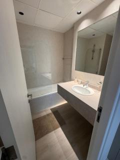 Amwaj Canal View Retreat 2BR Near Beach & Marina - 6