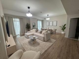 Amwaj Canal View Retreat 2BR Near Beach & Marina - 4